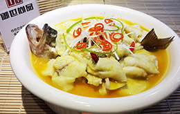 學員鼎湯鱸魚成品
