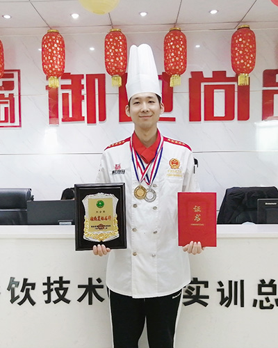 石守明，國家西式面點師